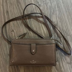 Small kate spade purse/clutch with zipper and many card slots